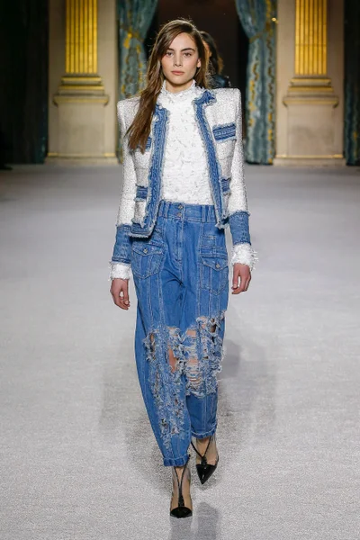 Look 25